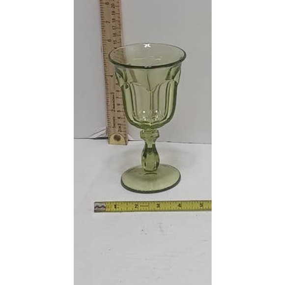 4 set of Green crystal glass goblets - Picture 4 of 4